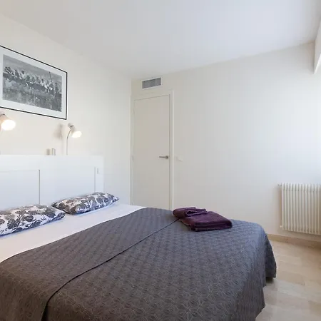 Appartamento Le Corail Spacieux Avec Beau Et Ample Balcon, Au Centre, Idéal Pour Familles Et Petits Groupes
