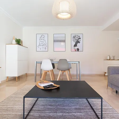 Le Corail Spacieux Avec Beau Et Ample Balcon, Au Centre, Ideal Pour Familles Et Petits Groupes Apartamento