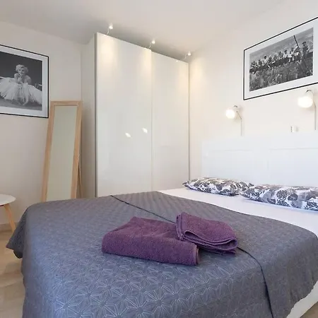 Le Corail Spacieux Avec Beau Et Ample Balcon, Au Centre, Ideal Pour Familles Et Petits Groupes Apartment