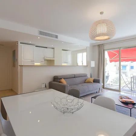 Le Corail Spacieux Avec Beau Et Ample Balcon, Au Centre, Ideal Pour Familles Et Petits Groupes * Cannes