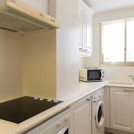 Le Corail Spacieux Avec Beau Et Ample Balcon, Au Centre, Ideal Pour Familles Et Petits Groupes * Cannes