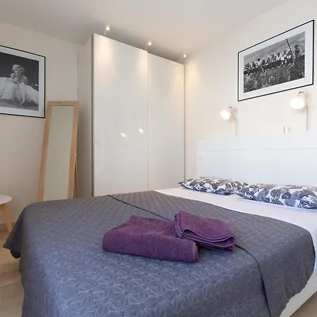 Lägenhet Le Corail Spacieux Avec Beau Et Ample Balcon, Au Centre, Ideal Pour Familles Et Petits Groupes