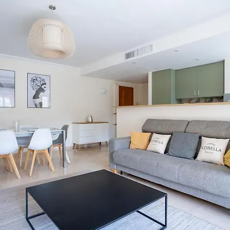 Le Corail Spacieux Avec Beau Et Ample Balcon, Au Centre, Ideal Pour Familles Et Petits Groupes * Cannes