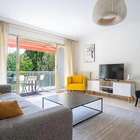 Le Corail Spacieux Avec Beau Et Ample Balcon, Au Centre, Ideal Pour Familles Et Petits Groupes Appartement
