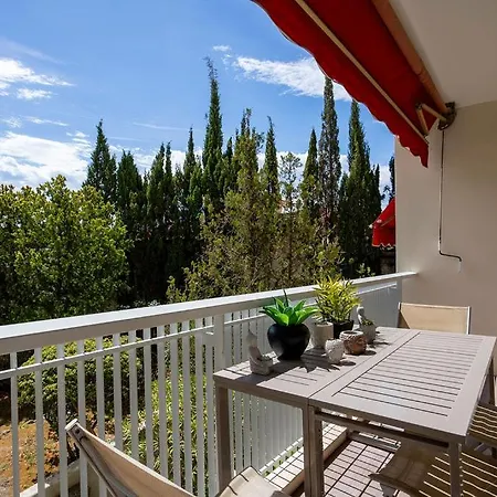 Le Corail Spacieux Avec Beau Et Ample Balcon, Au Centre, Ideal Pour Familles Et Petits Groupes * Cannes