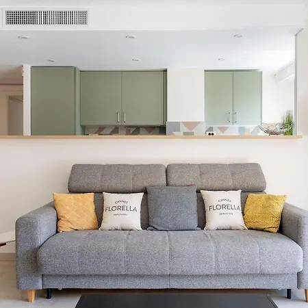 Le Corail Spacieux Avec Beau Et Ample Balcon, Au Centre, Ideal Pour Familles Et Petits Groupes Appartement