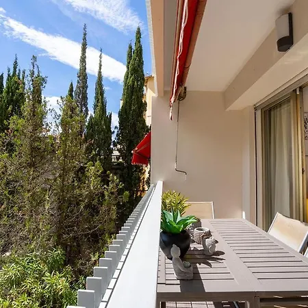 Le Corail Spacieux Avec Beau Et Ample Balcon, Au Centre, Ideal Pour Familles Et Petits Groupes * Cannes