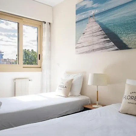 Le Corail Spacieux Avec Beau Et Ample Balcon, Au Centre, Ideal Pour Familles Et Petits Groupes Appartement *