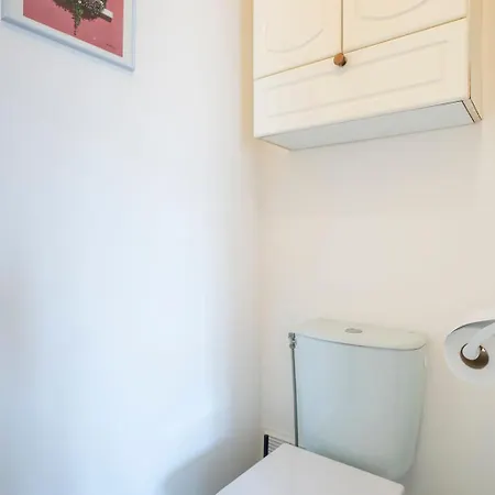 Le Corail Spacieux Avec Beau Et Ample Balcon, Au Centre, Ideal Pour Familles Et Petits Groupes *