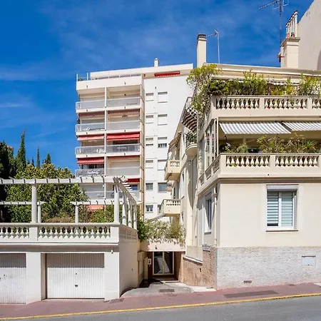 Le Corail Spacieux Avec Beau Et Ample Balcon, Au Centre, Ideal Pour Familles Et Petits Groupes Appartement
