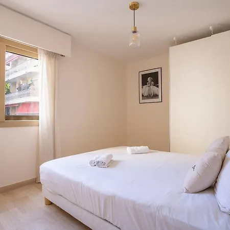 Le Corail Spacieux Avec Beau Et Ample Balcon, Au Centre, Ideal Pour Familles Et Petits Groupes Appartement