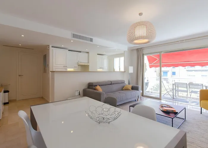 Le Corail Spacieux Avec Beau Et Ample Balcon, Au Centre, Ideal Pour Familles Et Petits Groupes * קאן