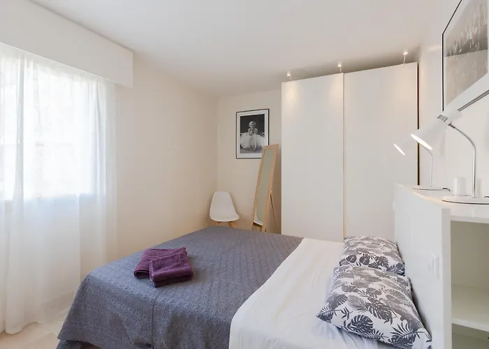 Le Corail Spacieux Avec Beau Et Ample Balcon, Au Centre, Ideal Pour Familles Et Petits Groupes קאן