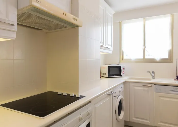 Le Corail Spacieux Avec Beau Et Ample Balcon, Au Centre, Ideal Pour Familles Et Petits Groupes * קאן