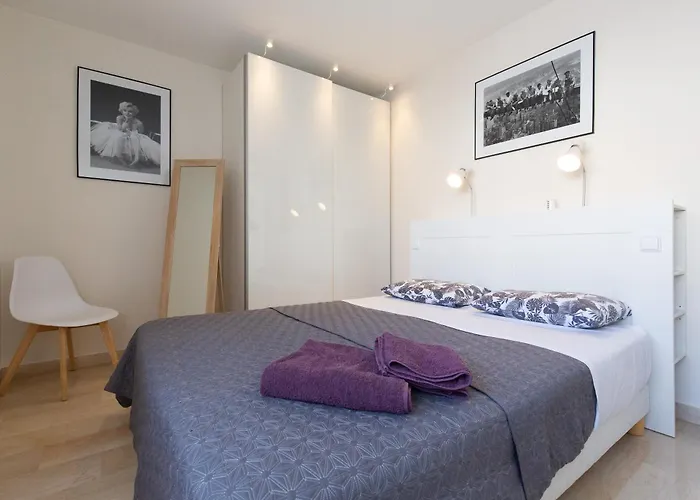 דירה Le Corail Spacieux Avec Beau Et Ample Balcon, Au Centre, Ideal Pour Familles Et Petits Groupes