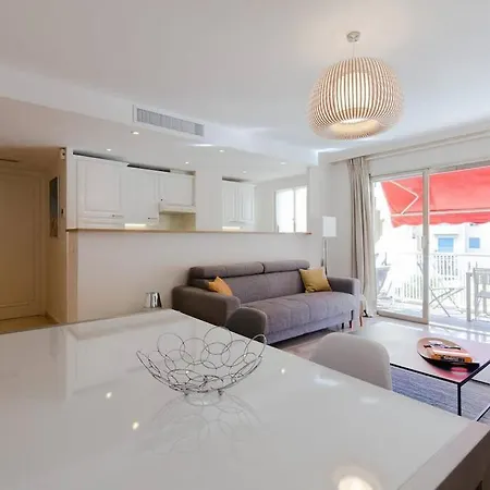 아파트 Le Corail Spacieux Avec Beau Et Ample Balcon, Au Centre, Ideal Pour Familles Et Petits Groupes